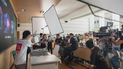 《一日百年》 沈阳城市学院以舞台艺术诠释百年风华